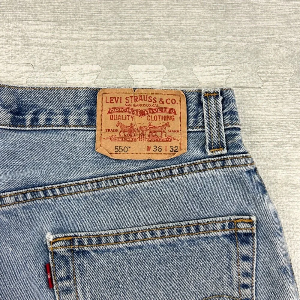Vintage Levi's 550 Jeans Size 36x32 Blue Light Wash Denim Relaxed Fit Pants‎